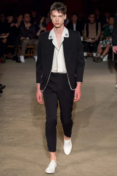 Look 27
